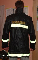 Tte 1° modelando la Chaqueta